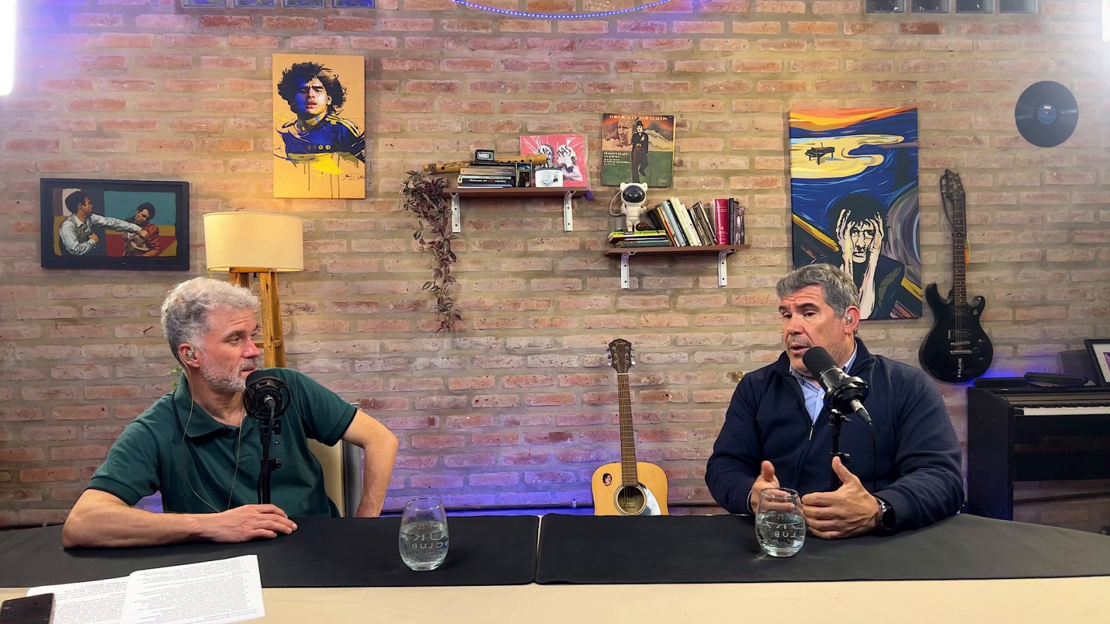 Ariel Pietrucha, durante la charla con Cristian Falabella.