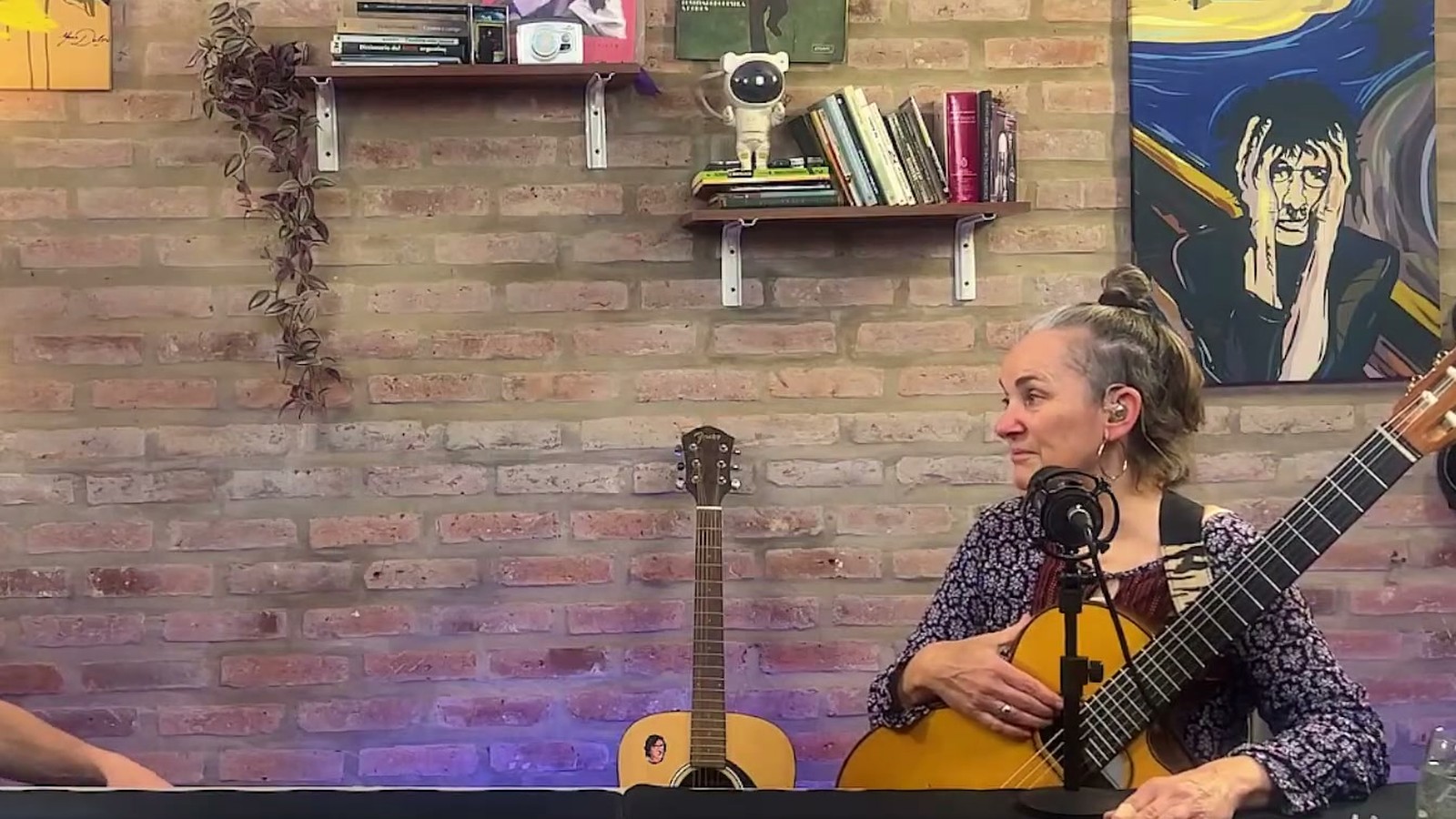 Mariel Solari en el estudio de Minga, durante la charla con Cristian Falabella.