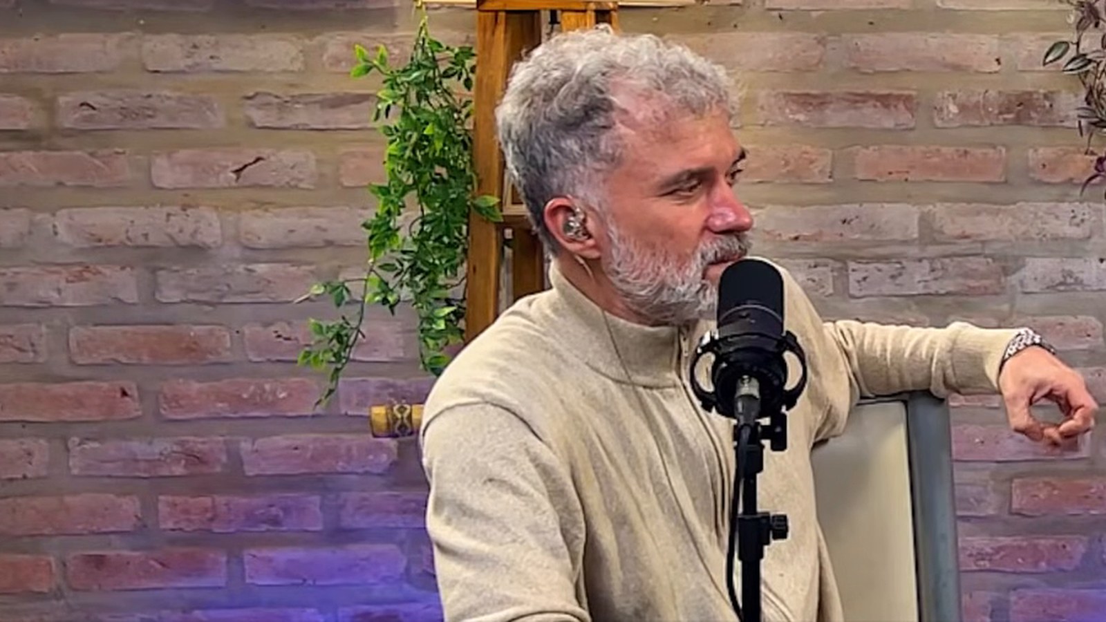 Cristian Falabella, durante la entrevista con el intendente.